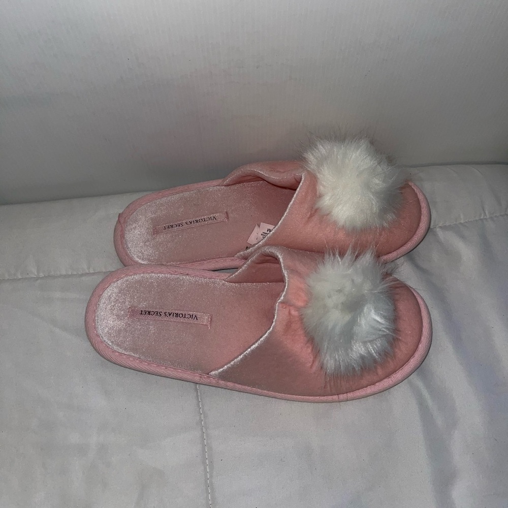 Victoria's Secret Soft Pink Fluffy Slippers